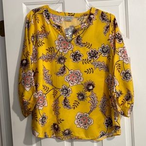 Van Heusen NWT size L Floral Blouse.